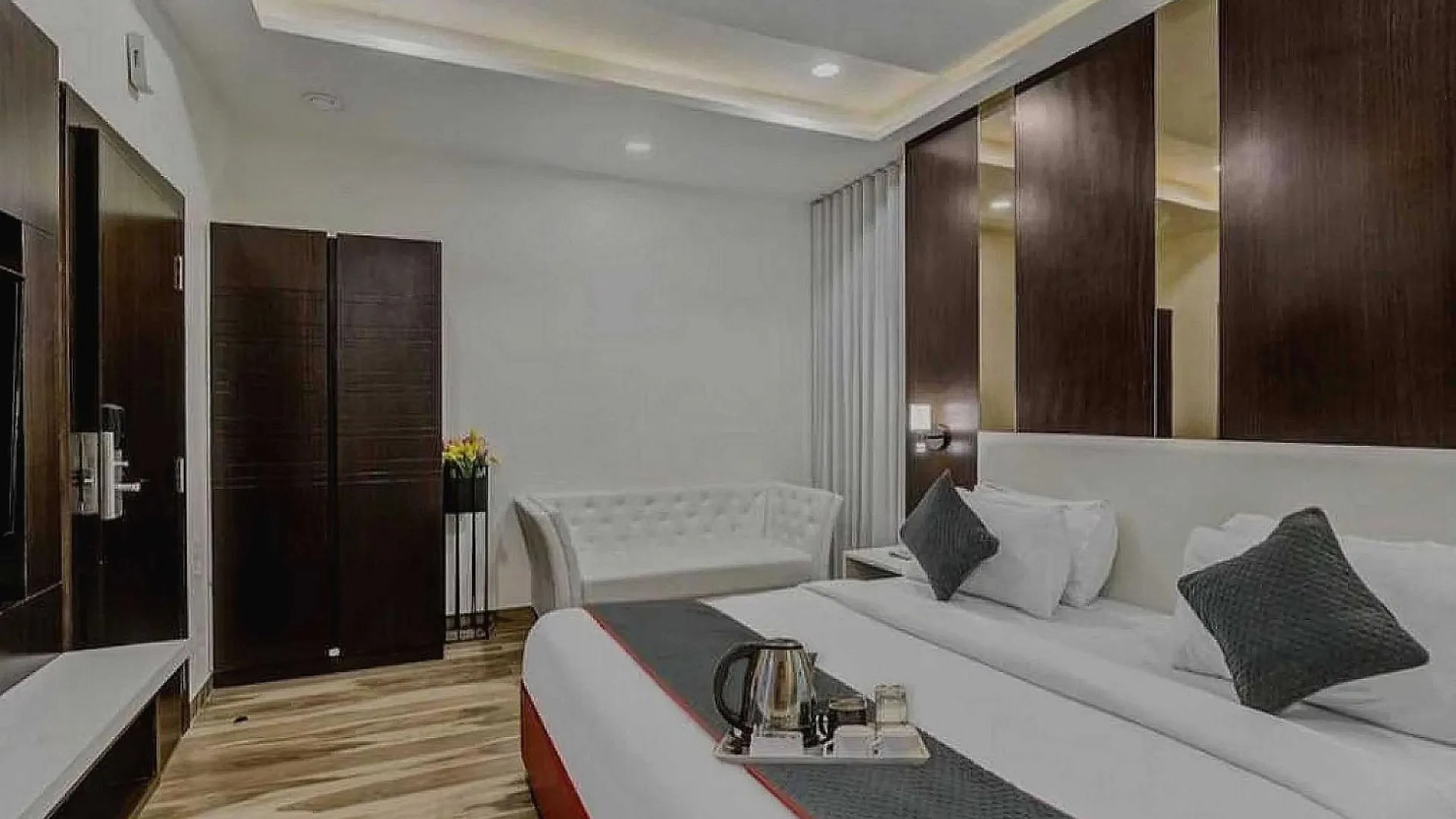 Hotel O Raas Near Near Paschim Vihar Delhi  India