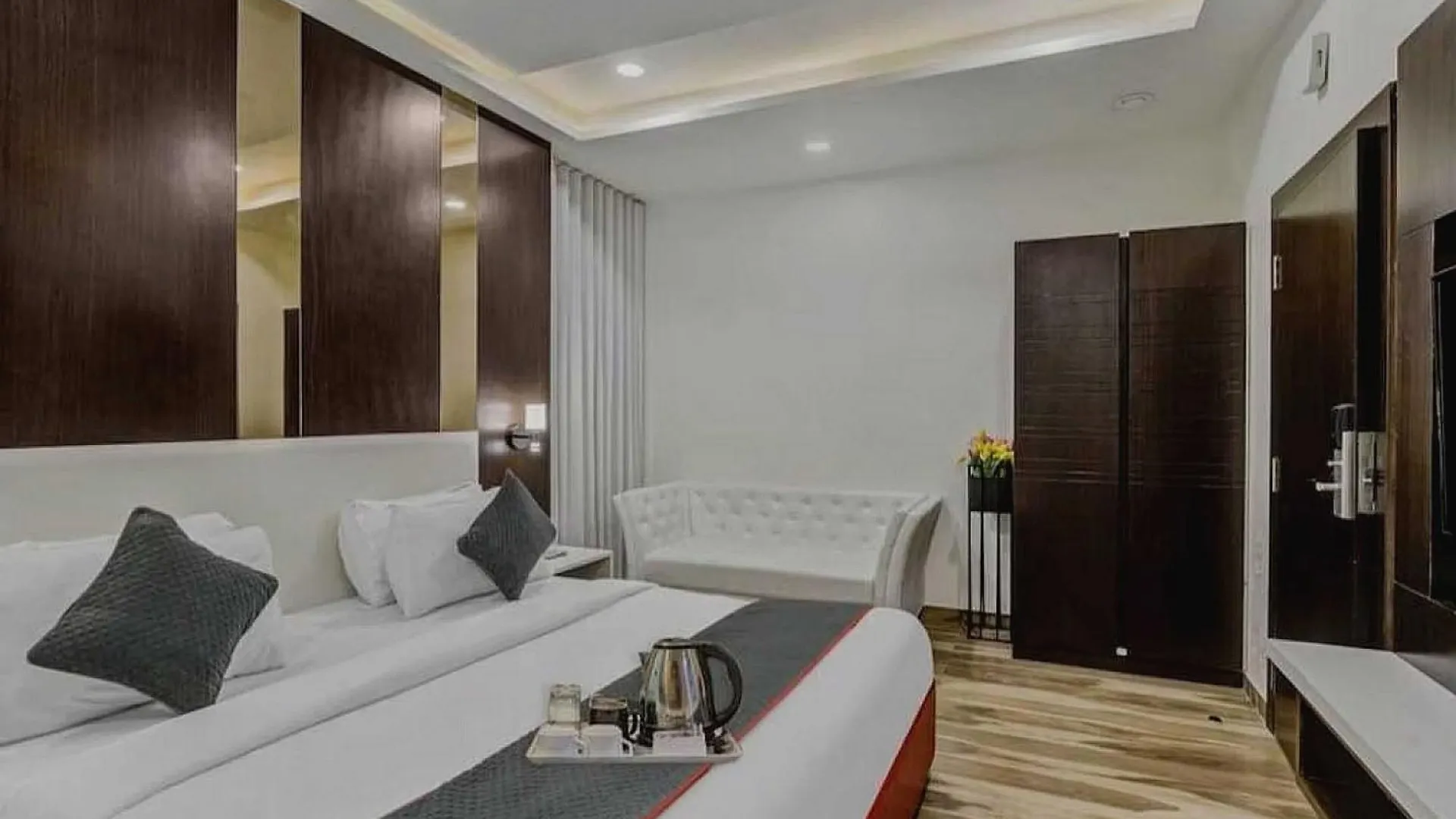 Hotel O Raas Near Near Paschim Vihar Delhi