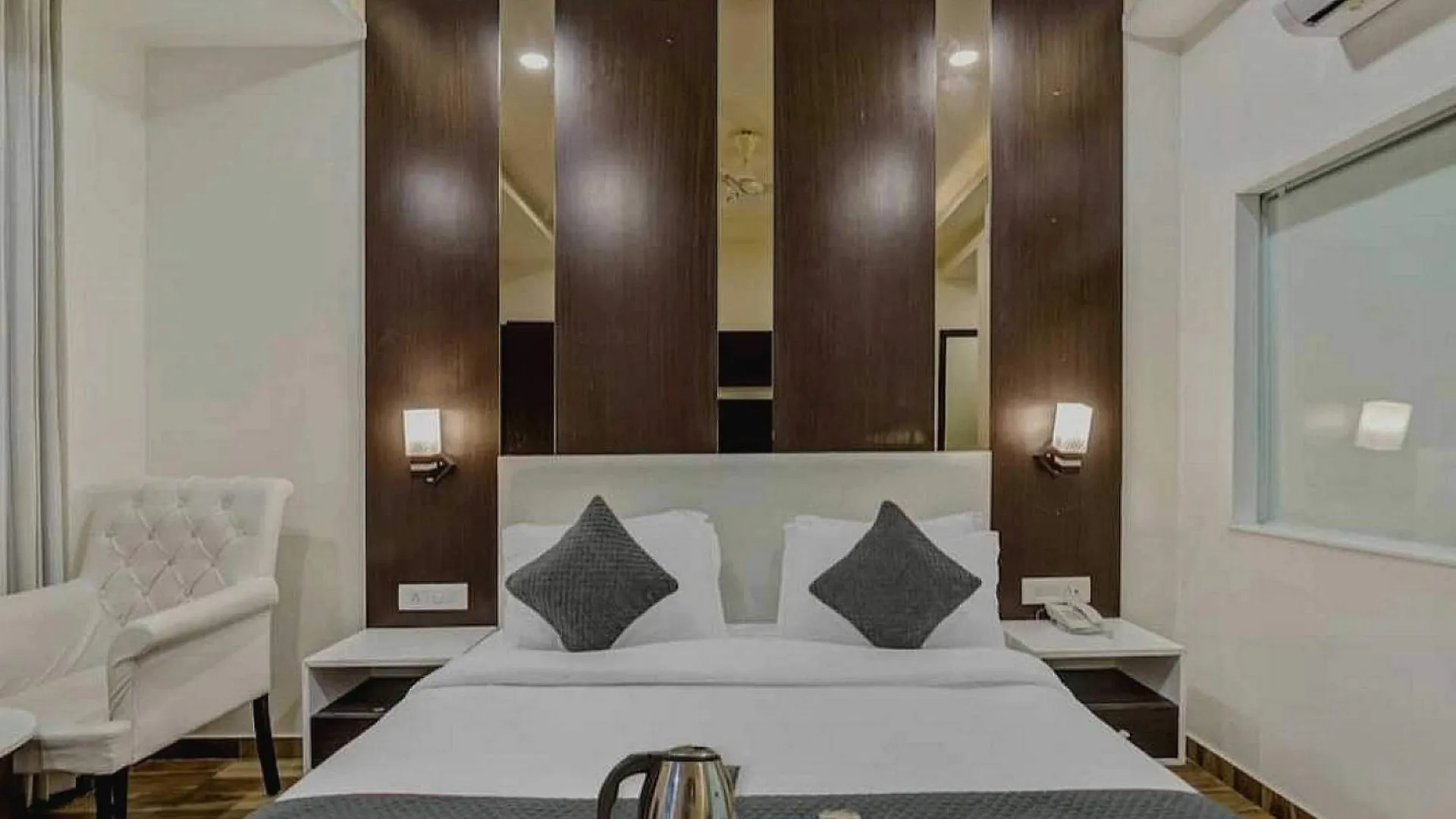 Hotel O Raas Near Near Paschim Vihar Delhi