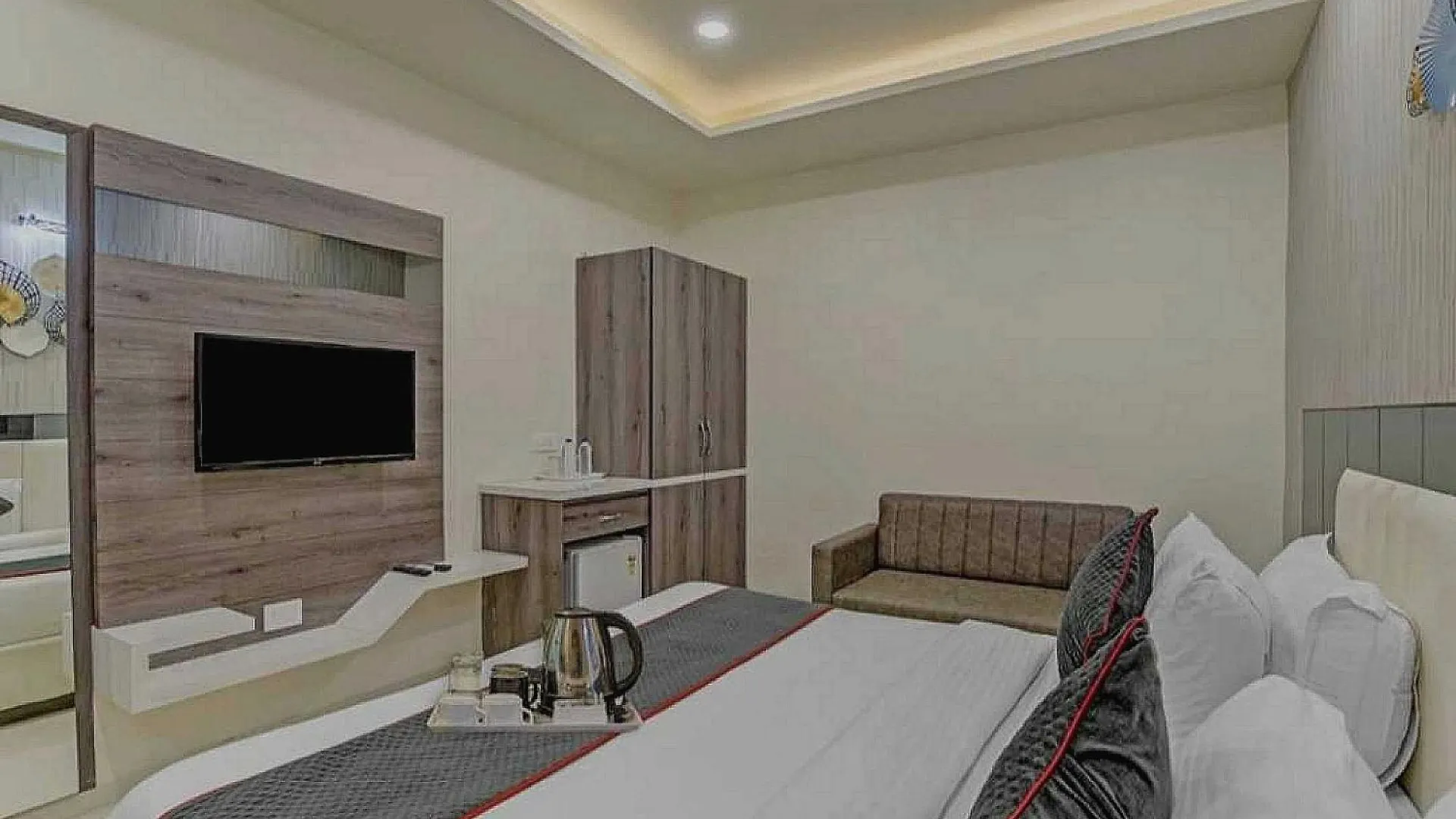 Hotel O Raas Near Near Paschim Vihar Delhi  Delhi (National Capital Territory of India)